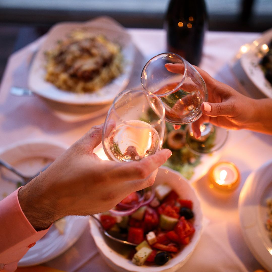 Romantikus Valentin-napi vacsora otthon: tippek és ötletek a tökéletes esthez